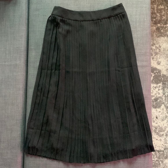J. Crew midi black pleated skirt - Picture 2 of 6